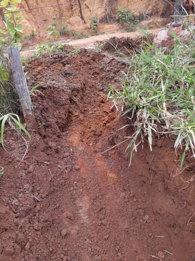Prefeitura reconstrói bueiros na zona rural do município