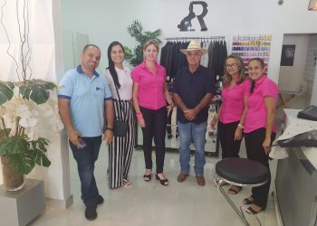 Prefeito João Rufino e Diretora da CDL Raynara visitam comércio no Dia do Consumidor