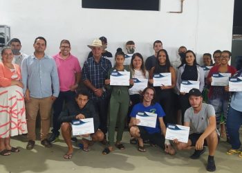 Qualificação: Prefeitura de Mantena realiza entrega de certificados para alunos da primeira turma do curso de costura industrial