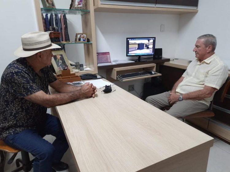Prefeito João Rufino conhece projeto e visita local das futuras instalações da Rabbit Camisaria