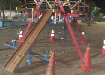 Playground da Praça Edite Trindade Coelho de Souza ganha mais um brinquedo