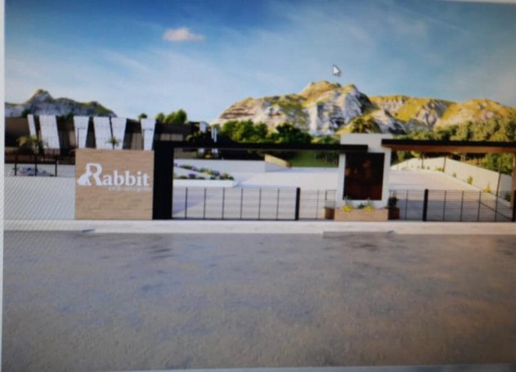 Prefeito João Rufino conhece projeto e visita local das futuras instalações da Rabbit Camisaria