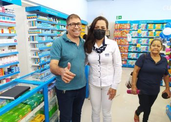 Secretário de Indústria e Comércio Jhony Firmino, participa de inauguração da Farmácia Indiana