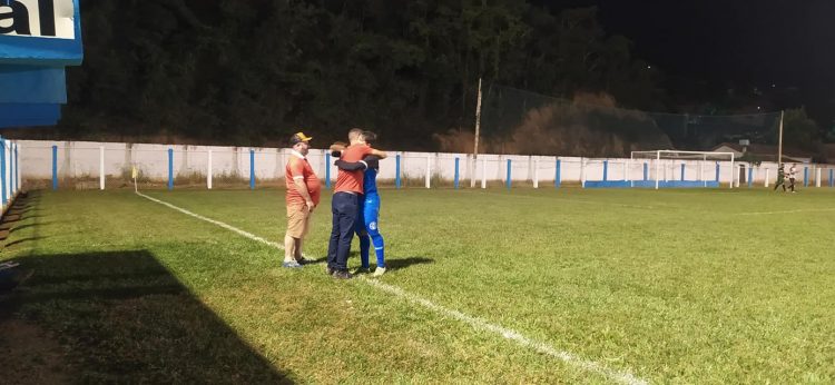 Time do Vila Nova goleia e está na final da Taça Cidade