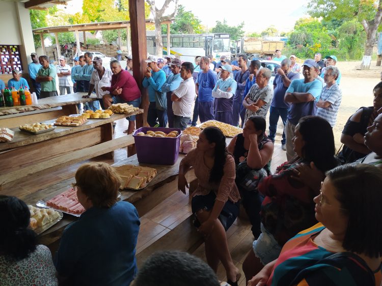 Dia do Gari é comemorado com café da manhã