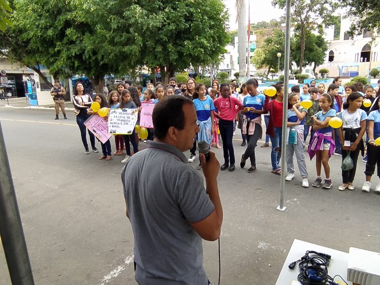 MAIO AMARELO: Secretaria de Saúde promove passeata, palestra e simulação de acidente com resgate de vítima