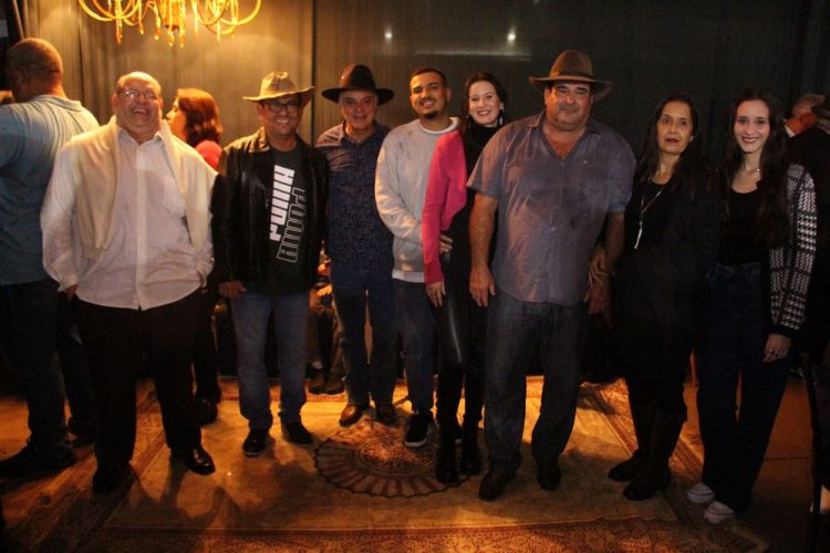 Autoridades marcam presença no 79º aniversário de Mantena