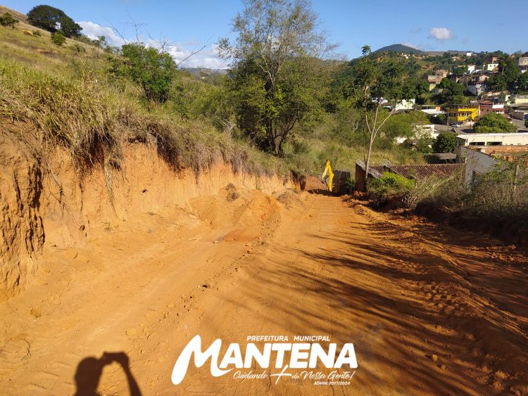 Com recursos próprios, Prefeitura prepara ruas do loteamento Theo Coutinho para receber calçamento