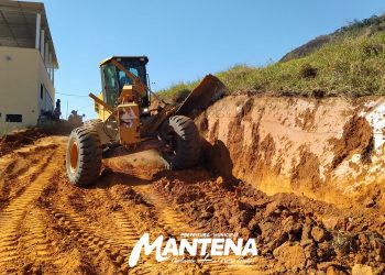 Com recursos próprios, Prefeitura prepara ruas do loteamento Theo Coutinho para receber calçamento