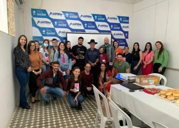 Aparelhos celulares são entregues a Atendentes de Saúde município