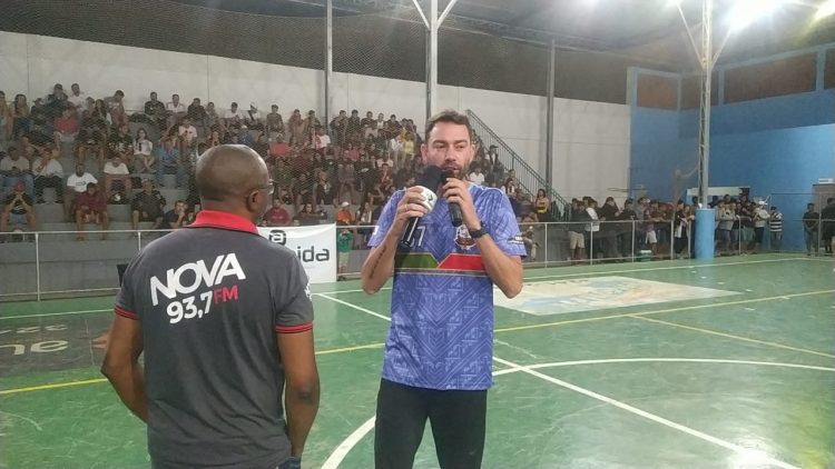 Jogão de bola na abertura da Taça Cidade de Futsal em Mantena
