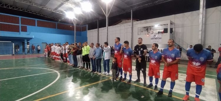 Jogão de bola na abertura da Taça Cidade de Futsal em Mantena