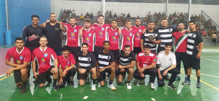 Jogão de bola na abertura da Taça Cidade de Futsal em Mantena