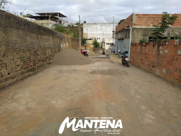 +OBRAS! Prefeitura inicia obras pavimentação na Rua Pergentino de Assis, no bairro Santo Antônio