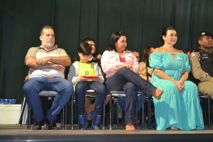 Prefeitura realiza o segundo dia de Desfile Cívico