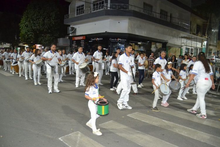 Prefeitura realiza o segundo dia de Desfile Cívico