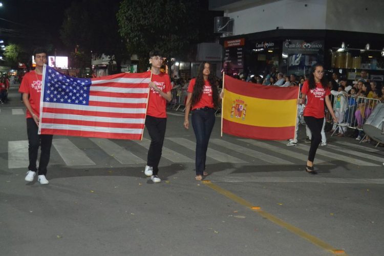 Prefeitura realiza o segundo dia de Desfile Cívico