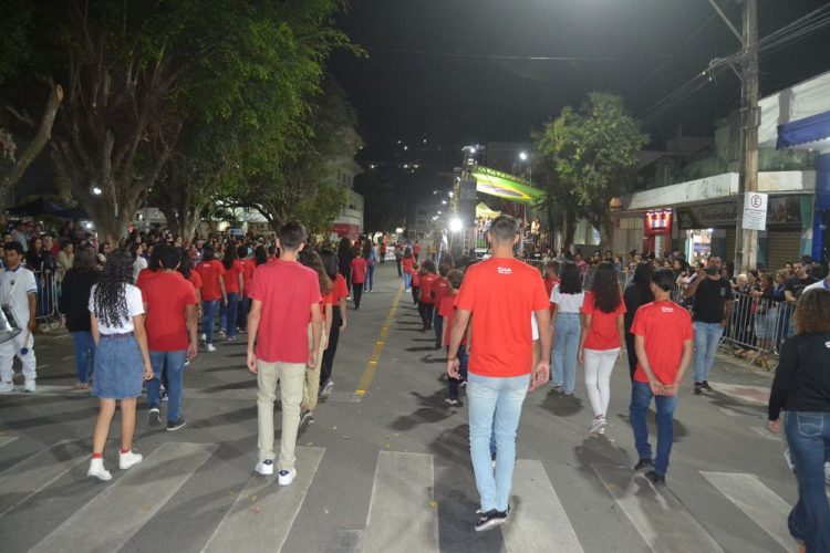 Prefeitura realiza o segundo dia de Desfile Cívico