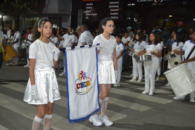 Prefeitura realiza o segundo dia de Desfile Cívico