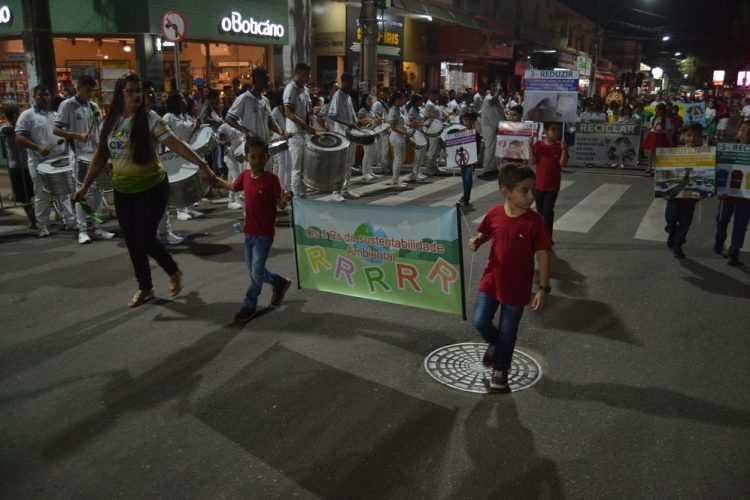 Prefeitura realiza o segundo dia de Desfile Cívico