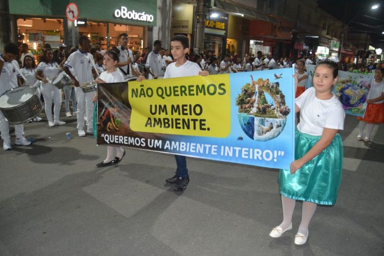 Prefeitura realiza o segundo dia de Desfile Cívico