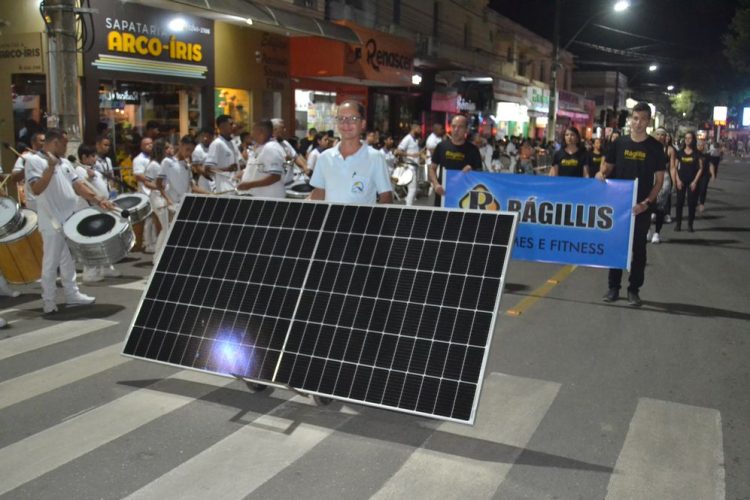 Prefeitura realiza o segundo dia de Desfile Cívico