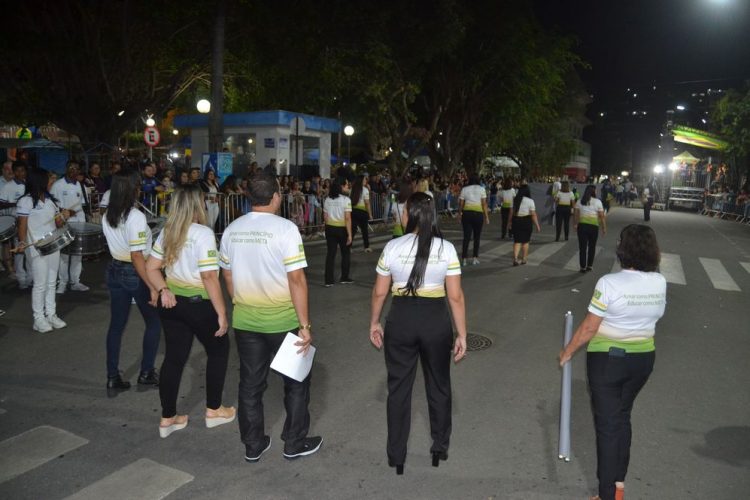Prefeitura realiza o segundo dia de Desfile Cívico