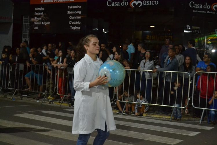 Prefeitura realiza o segundo dia de Desfile Cívico