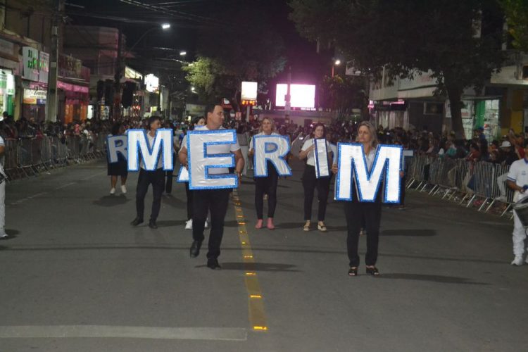 Prefeitura realiza o segundo dia de Desfile Cívico