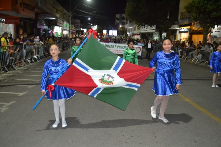 Prefeitura realiza o segundo dia de Desfile Cívico