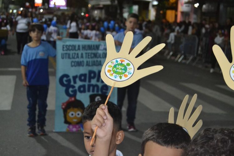 Prefeitura realiza o segundo dia de Desfile Cívico