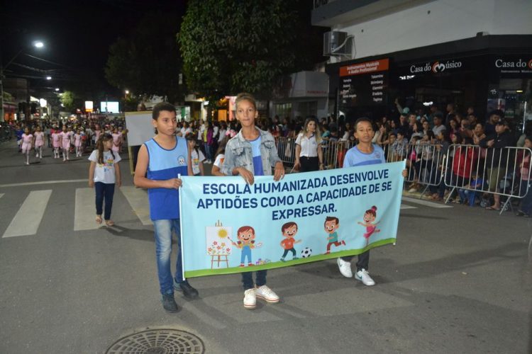 Prefeitura realiza o segundo dia de Desfile Cívico