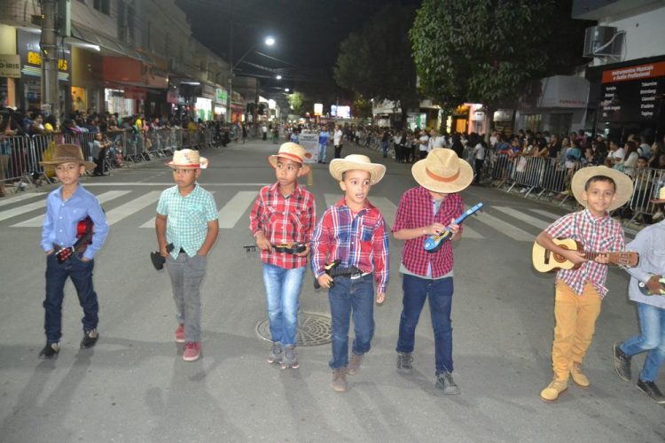 Prefeitura realiza o segundo dia de Desfile Cívico