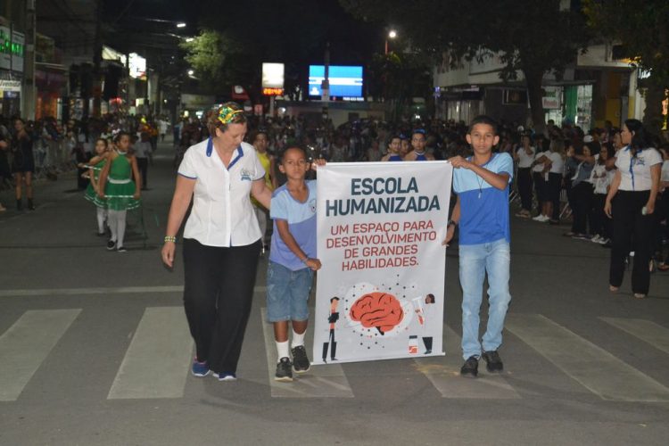 Prefeitura realiza o segundo dia de Desfile Cívico