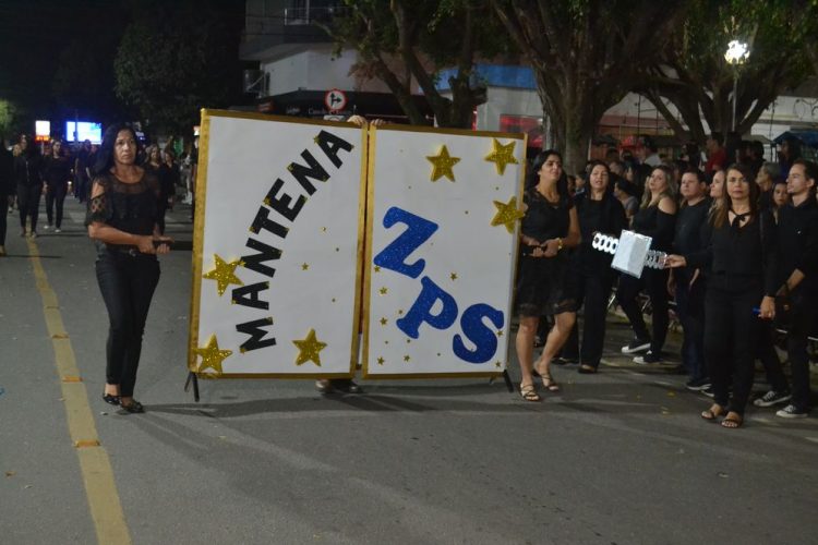 Terceira noite de Desfile Cívico é encerrado com chave de ouro