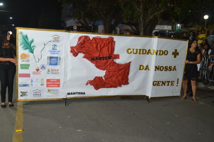 Terceira noite de Desfile Cívico é encerrado com chave de ouro