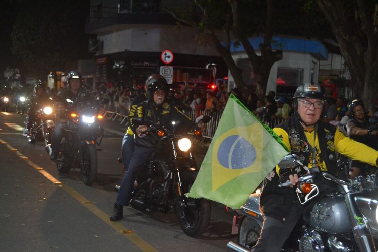 Terceira noite de Desfile Cívico é encerrado com chave de ouro
