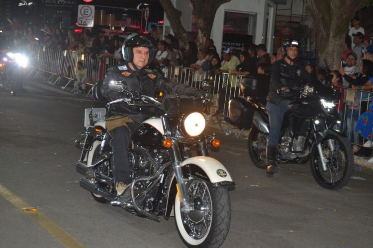 Terceira noite de Desfile Cívico é encerrado com chave de ouro