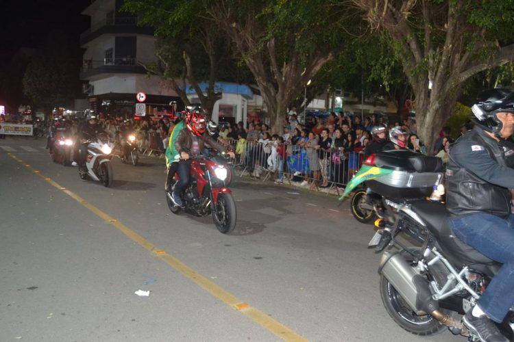 Terceira noite de Desfile Cívico é encerrado com chave de ouro