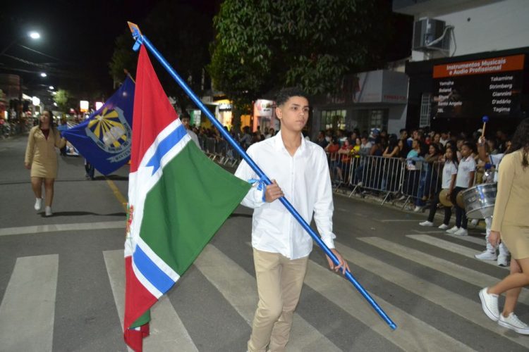 Prefeitura realiza o segundo dia de Desfile Cívico