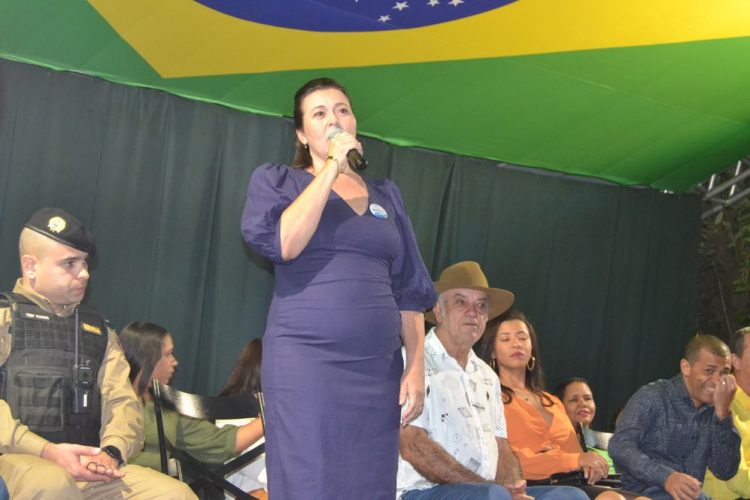 Terceira noite de Desfile Cívico é encerrado com chave de ouro