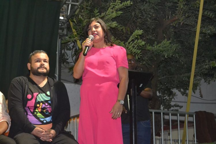 Terceira noite de Desfile Cívico é encerrado com chave de ouro