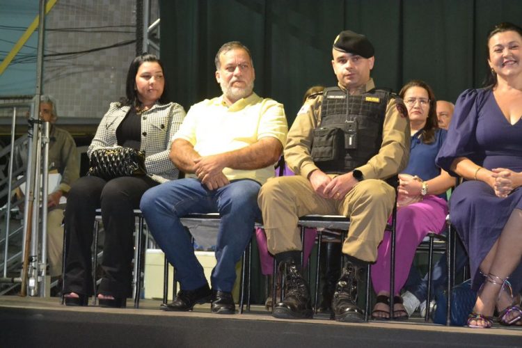 Terceira noite de Desfile Cívico é encerrado com chave de ouro