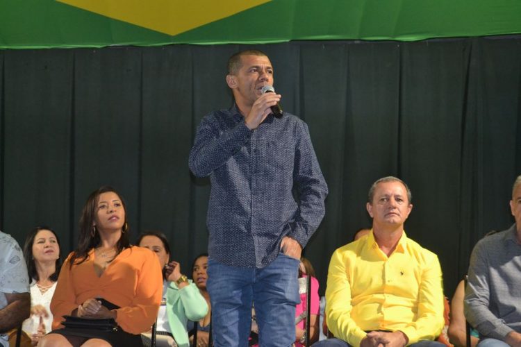 Terceira noite de Desfile Cívico é encerrado com chave de ouro