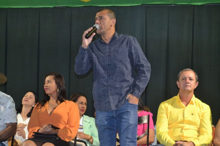 Terceira noite de Desfile Cívico é encerrado com chave de ouro