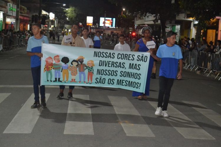 Prefeitura realiza o segundo dia de Desfile Cívico