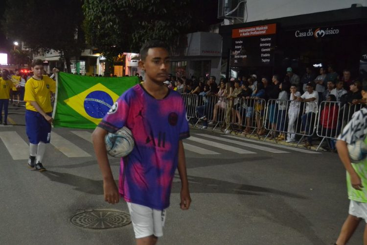 Prefeitura realiza o segundo dia de Desfile Cívico