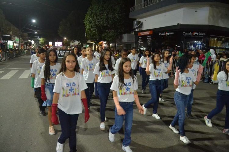 Prefeitura realiza o segundo dia de Desfile Cívico