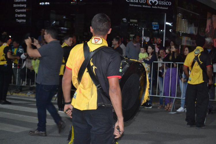 Terceira noite de Desfile Cívico é encerrado com chave de ouro