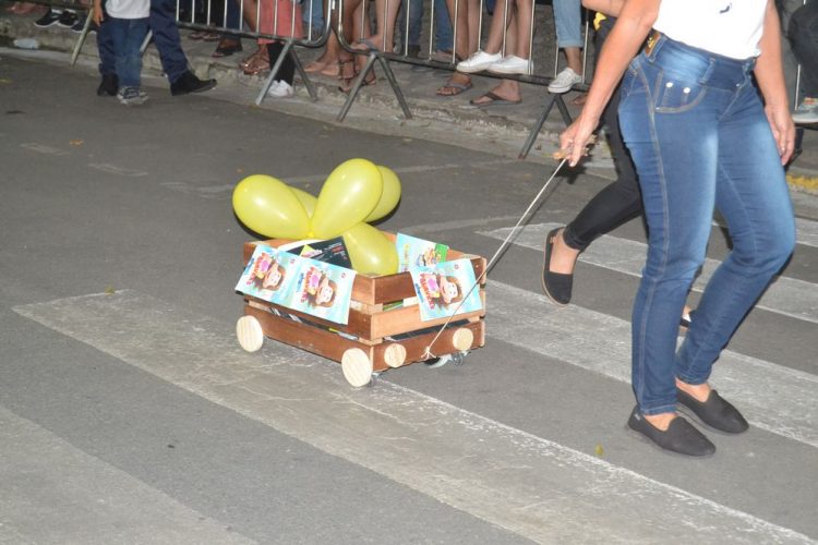 Terceira noite de Desfile Cívico é encerrado com chave de ouro